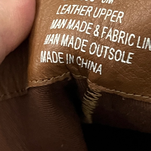 Yellow Box Caramel Embossed Leather Ankle Booties Size 8 - Picture 7 of 8